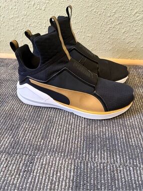 Puma Black and Gold Slip-On Athletic Sneakers Women’s Size 8